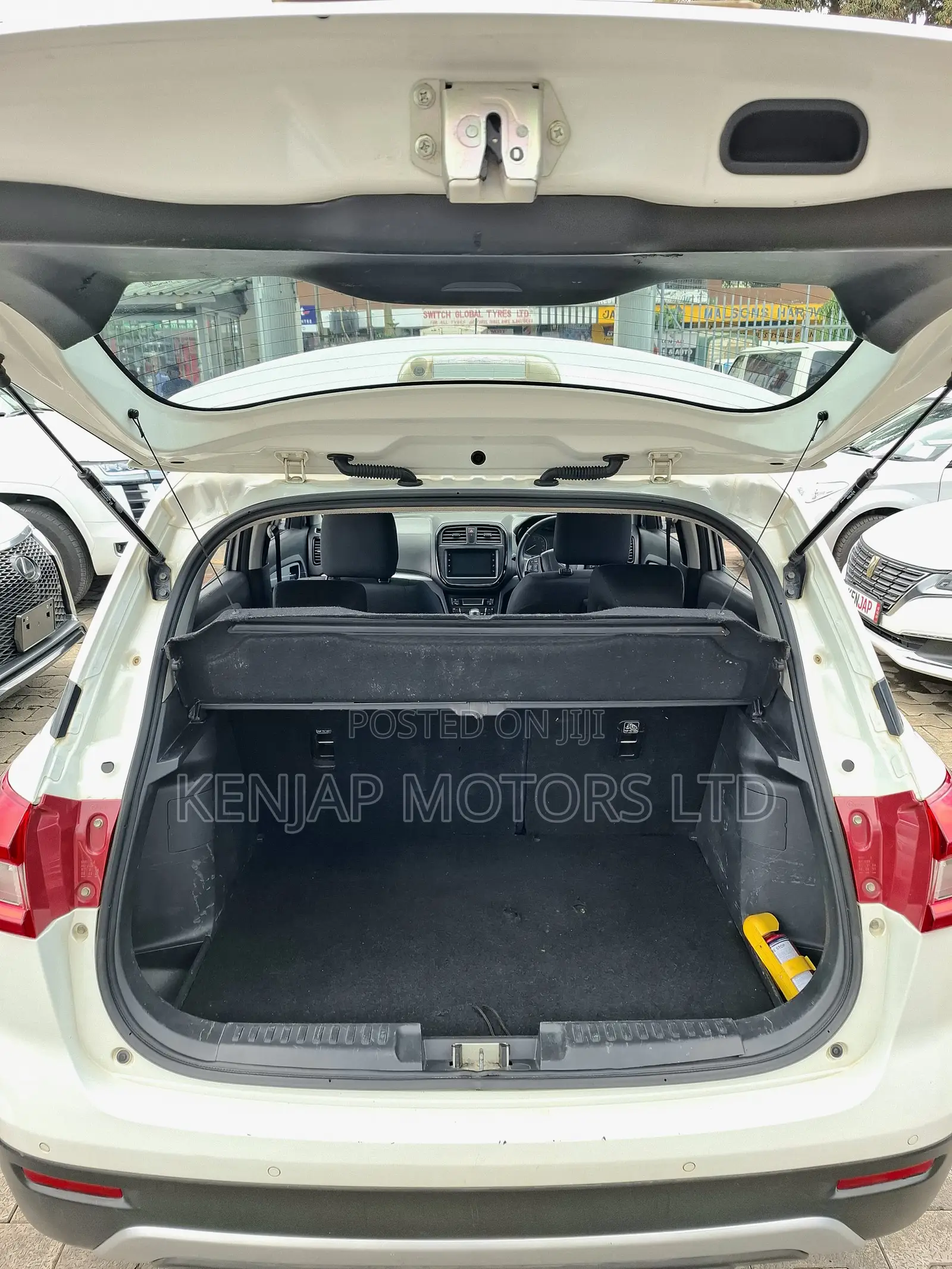 Suzuki Vitara 2021 White