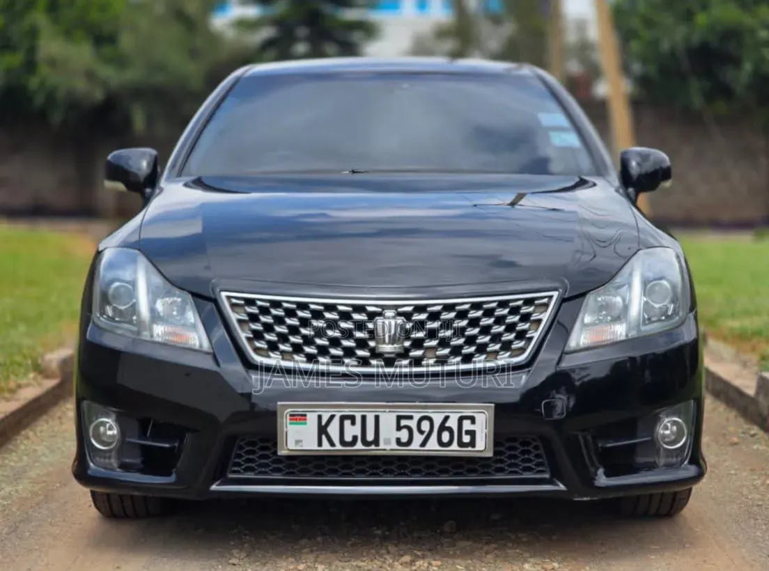 Toyota Crown 2012 Black