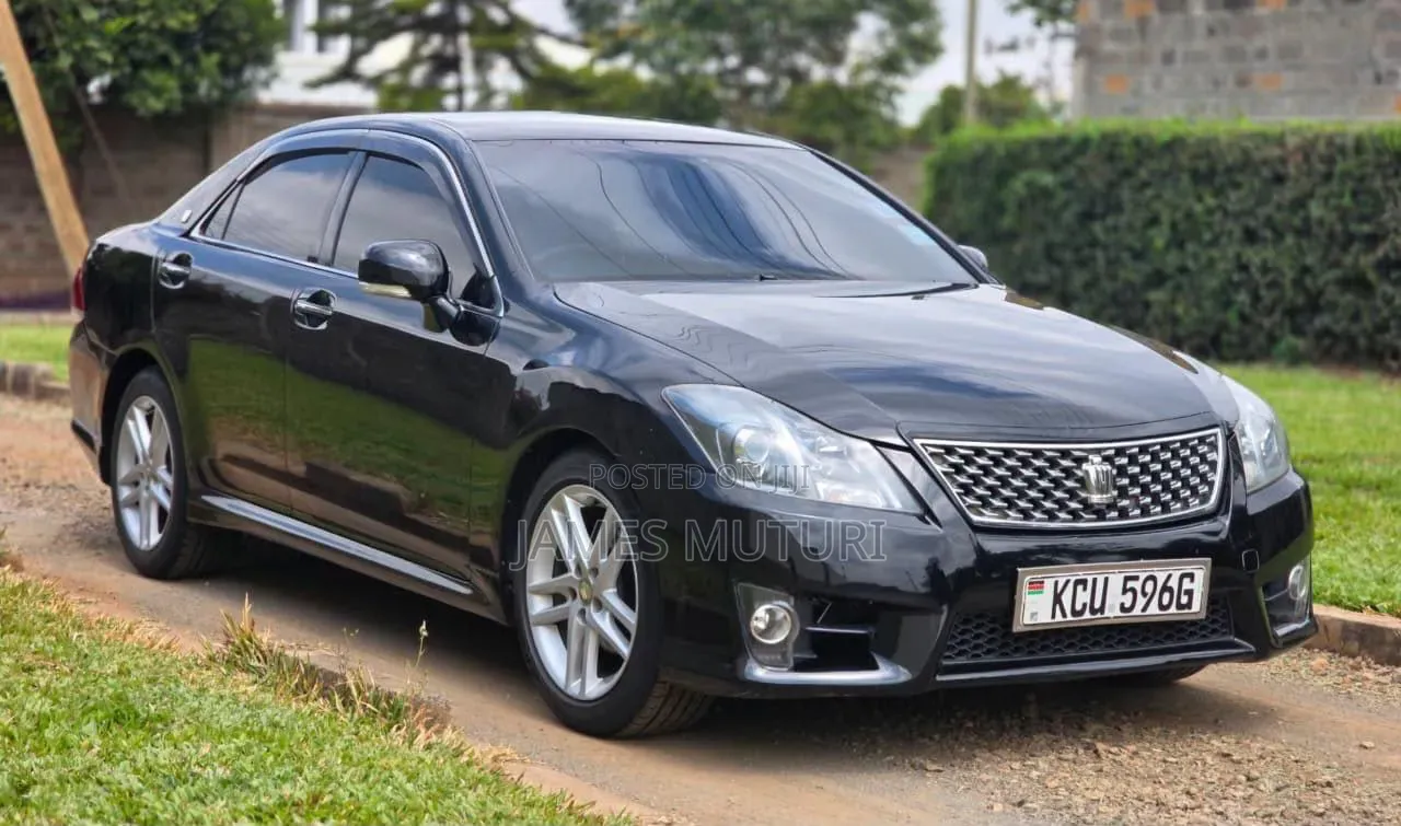 Toyota Crown 2012 Black