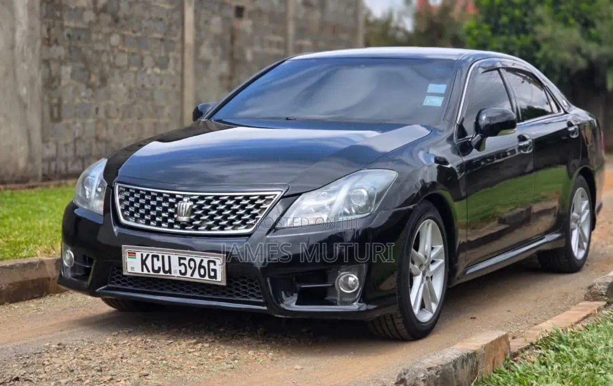 Toyota Crown 2012 Black
