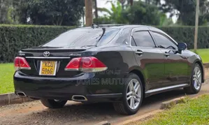 Toyota Crown 2012 Black