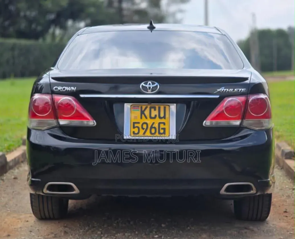Toyota Crown 2012 Black