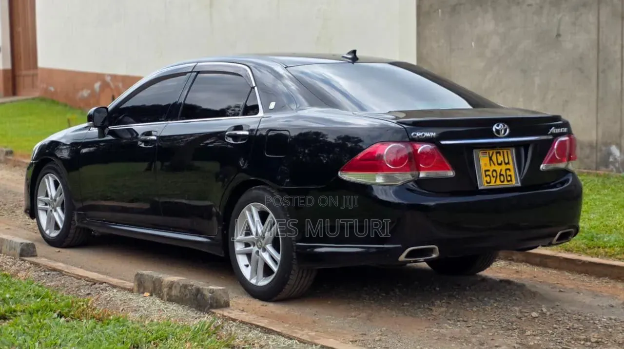 Toyota Crown 2012 Black