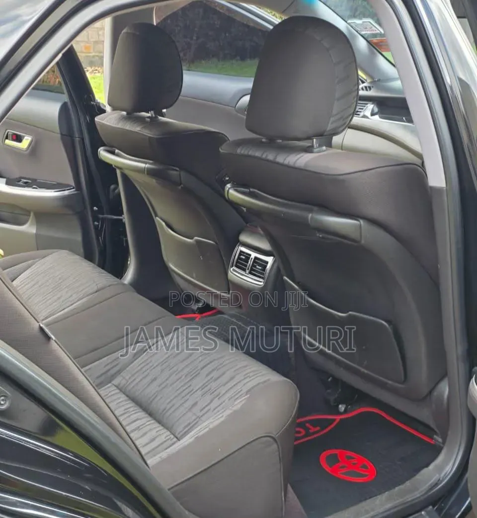 Toyota Crown 2012 Black