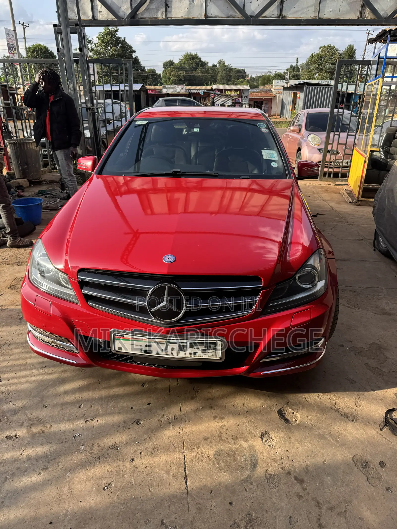 Mercedes-Benz C180 2014 Red
