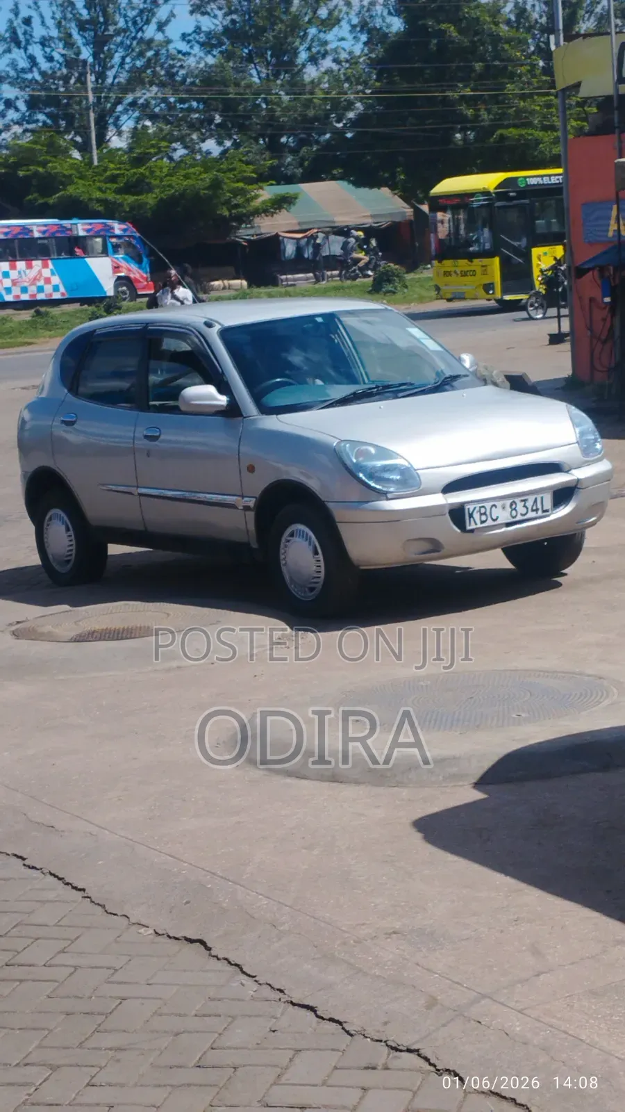 Toyota Duet 2001 Silver