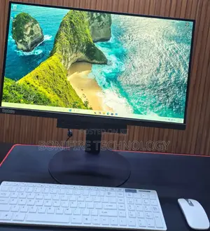 Desktop Computer Lenovo 8GB AMD Ryzen 5 SSD 256GB