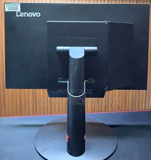 Desktop Computer Lenovo 8GB AMD Ryzen 5 SSD 256GB