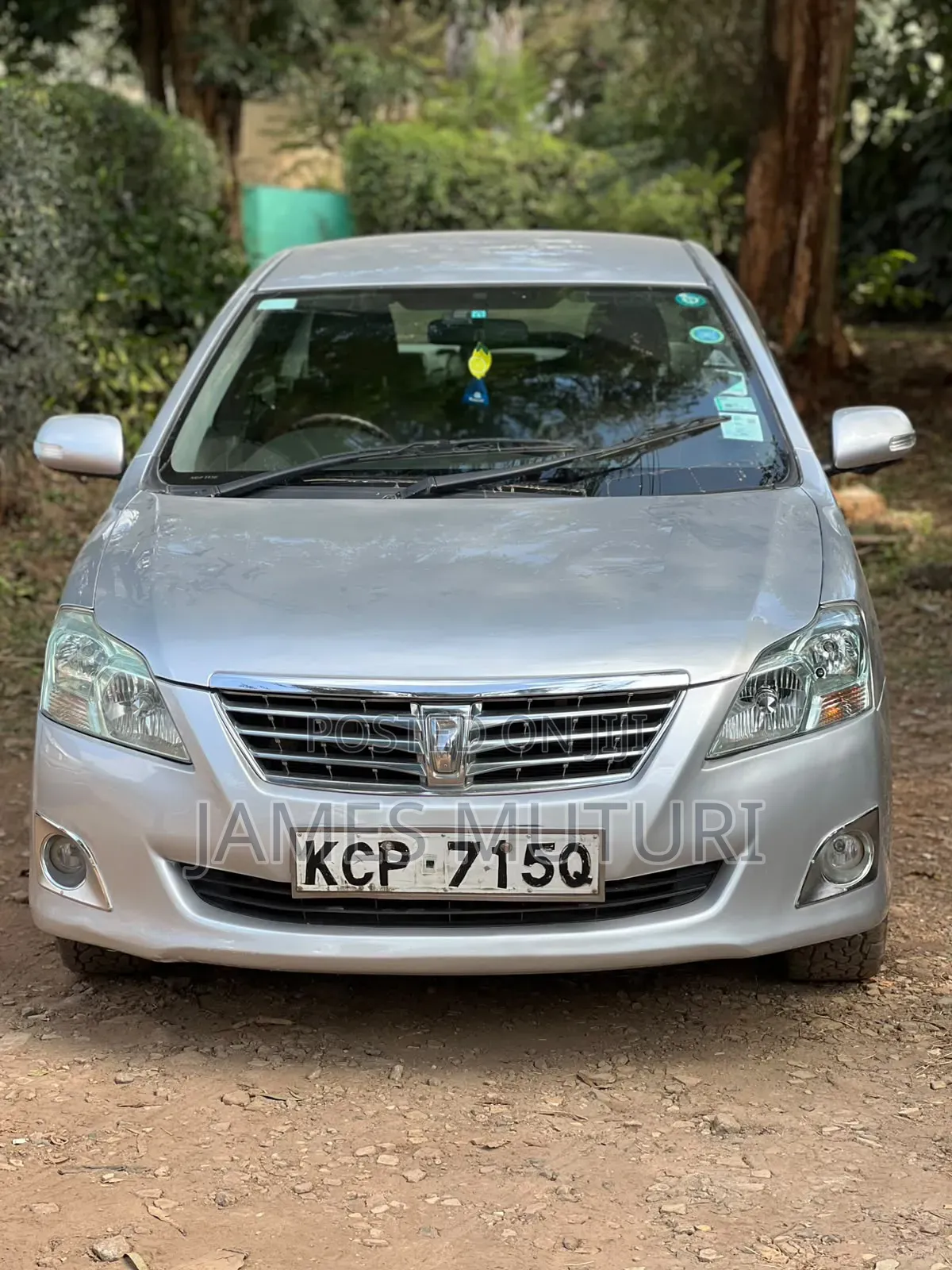 Toyota Premio 2011 Silver