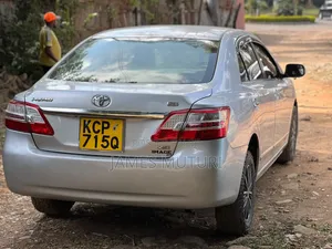 Toyota Premio 2011 Silver