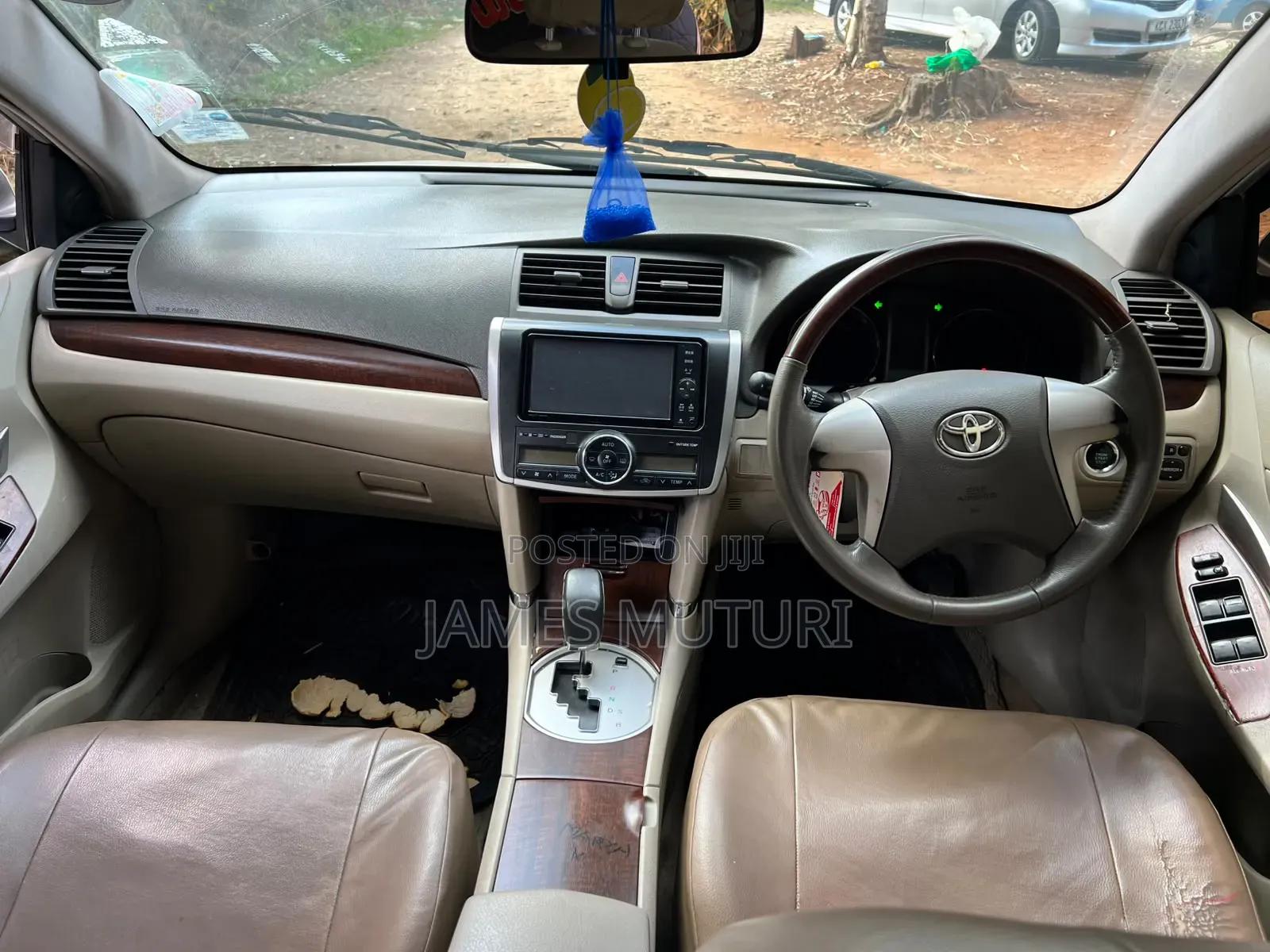 Toyota Premio 2011 Silver