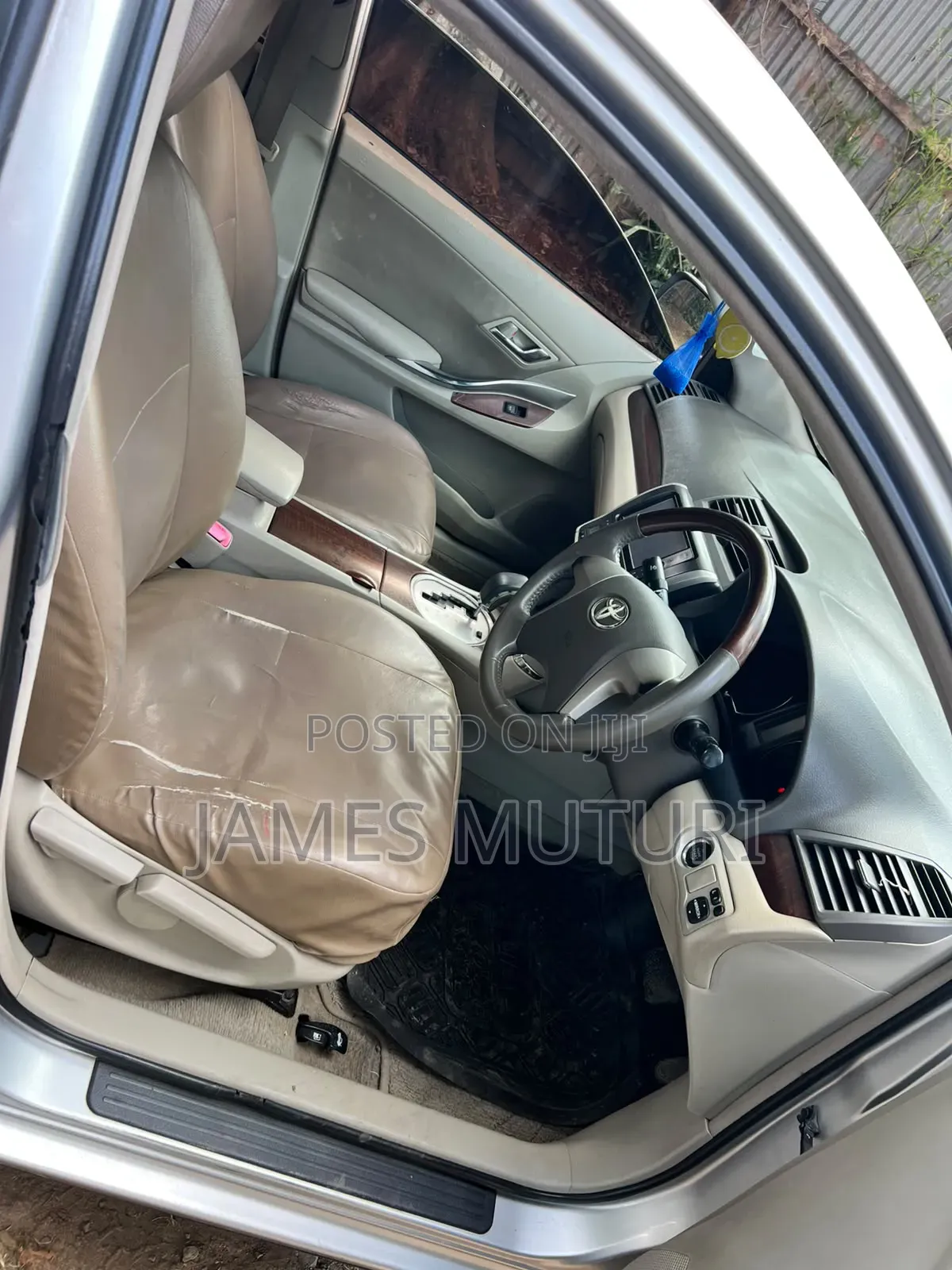 Toyota Premio 2011 Silver