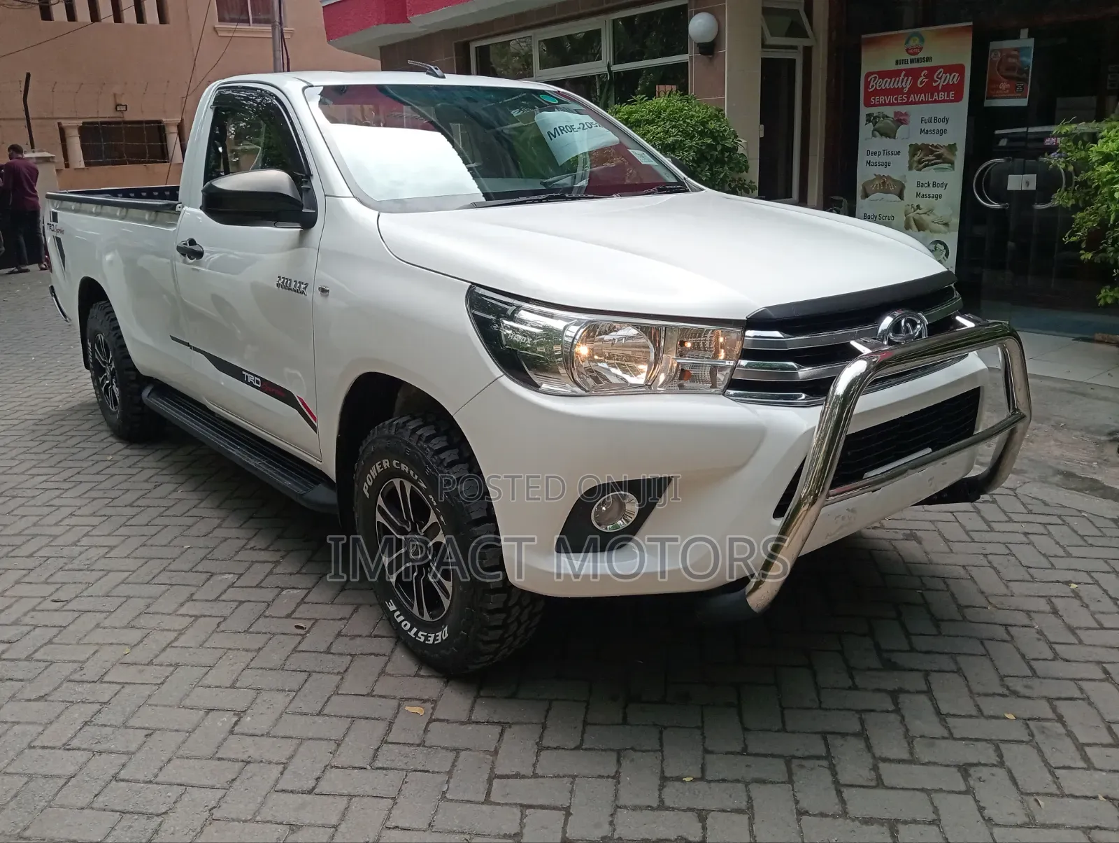 Toyota Hilux 2019 White