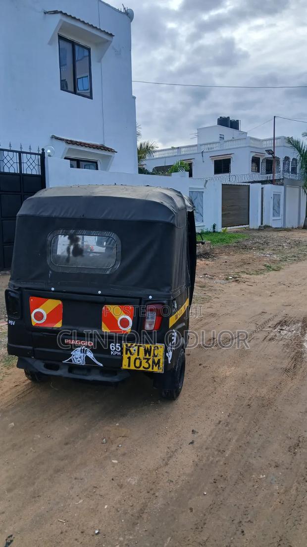 Piaggio 2021 Black - thumbnail 6