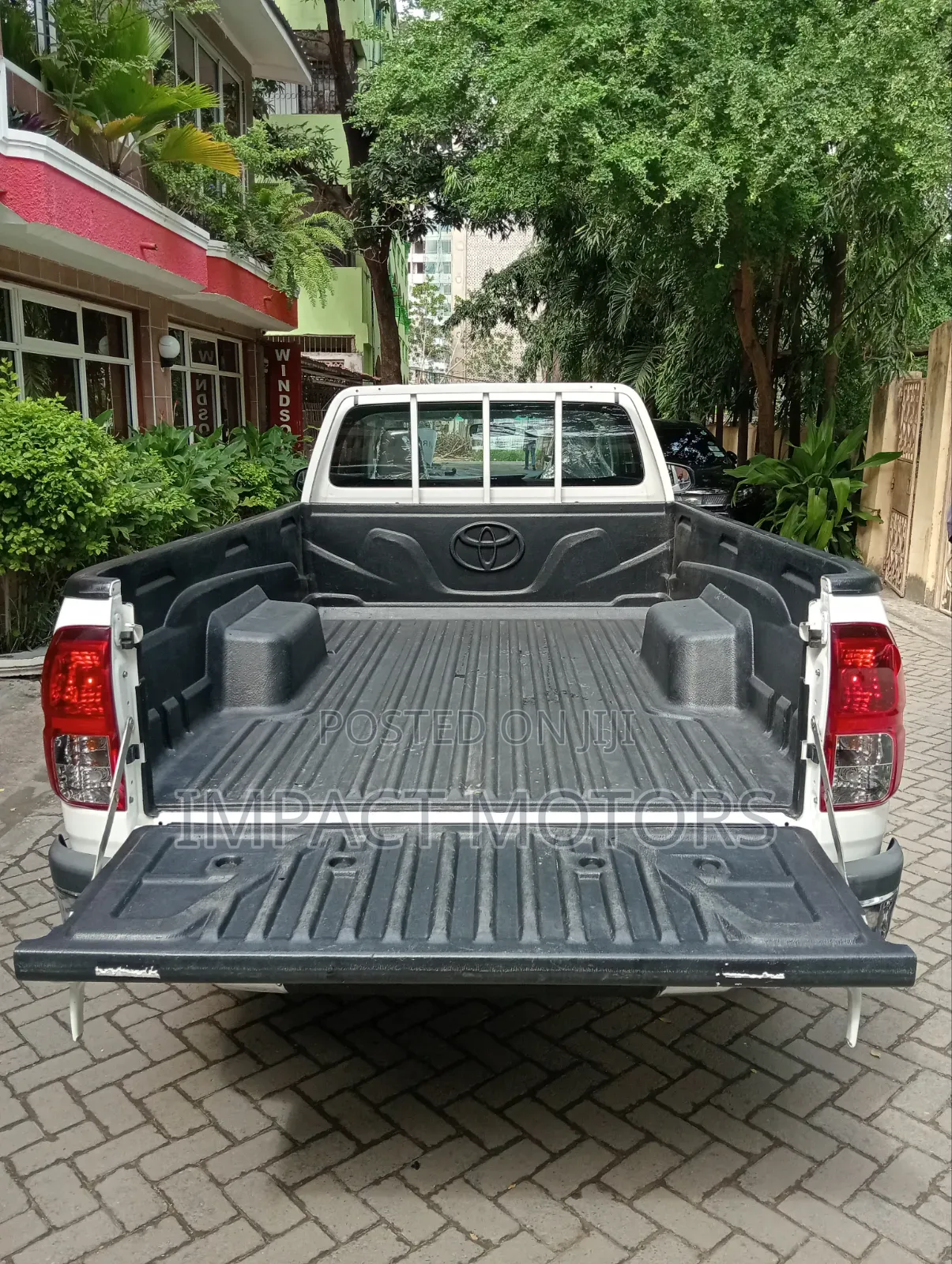 Toyota Hilux 2019 White