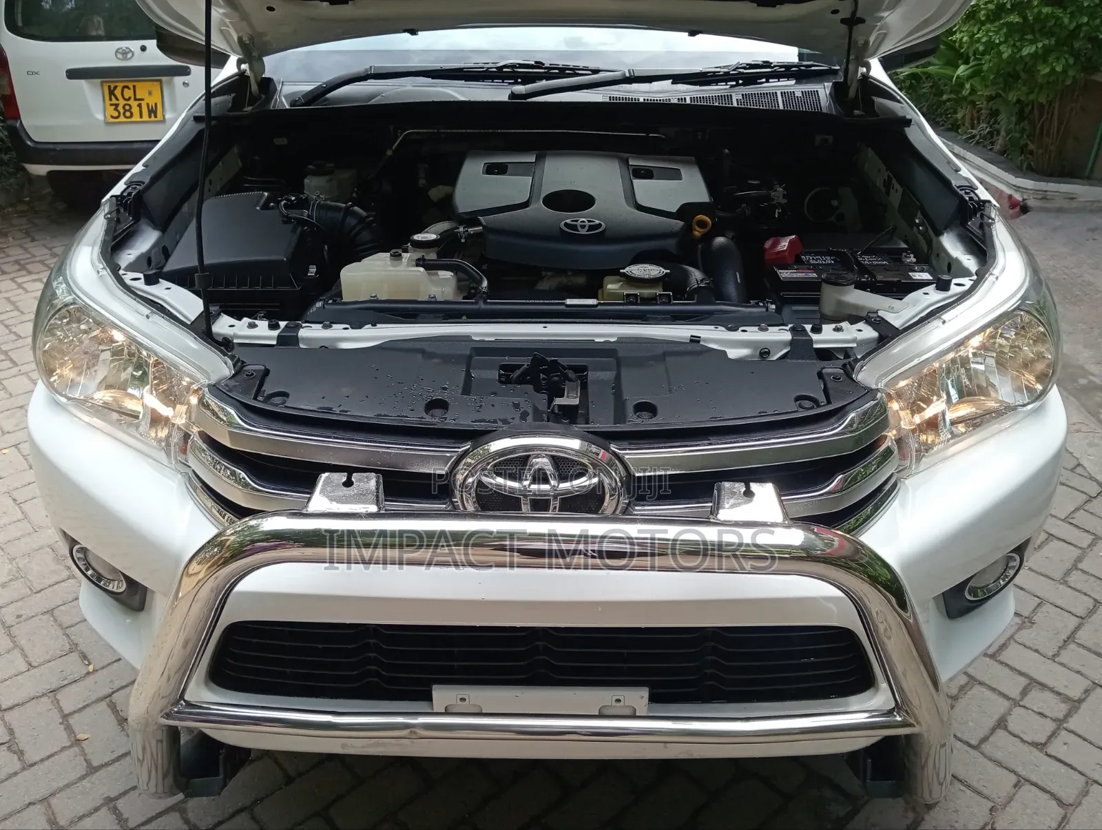 Toyota Hilux 2019 White