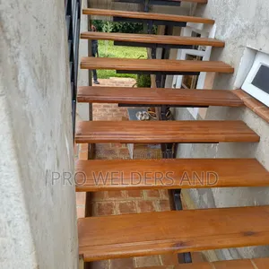 Custom Floating Staircase Fabrication | Delivered Nationwide