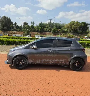 Toyota Vitz 2012 Gray