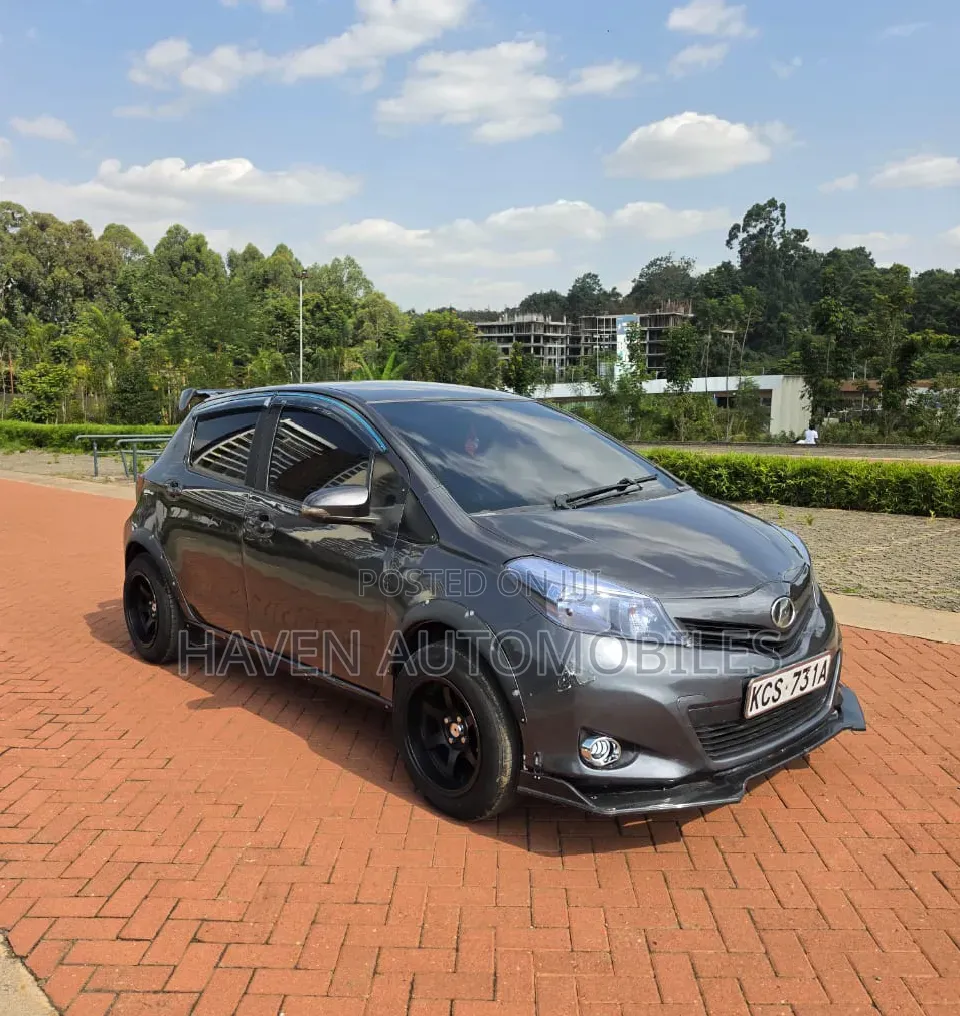 Toyota Vitz 2012 Gray