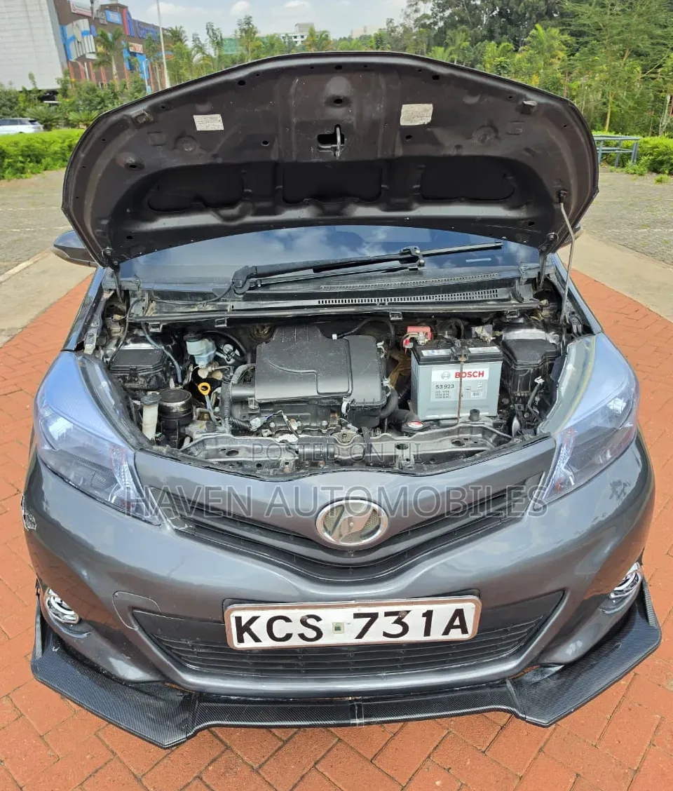 Toyota Vitz 2012 Gray