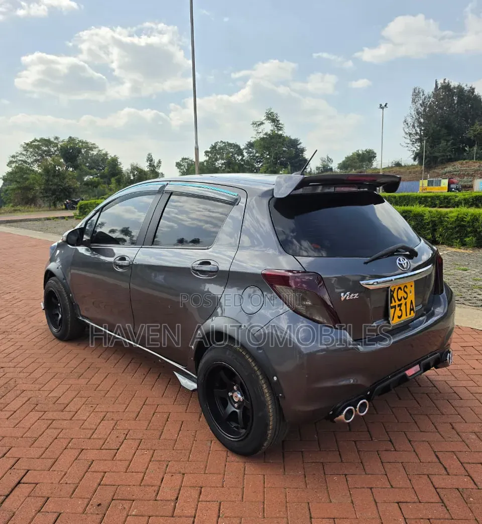 Toyota Vitz 2012 Gray