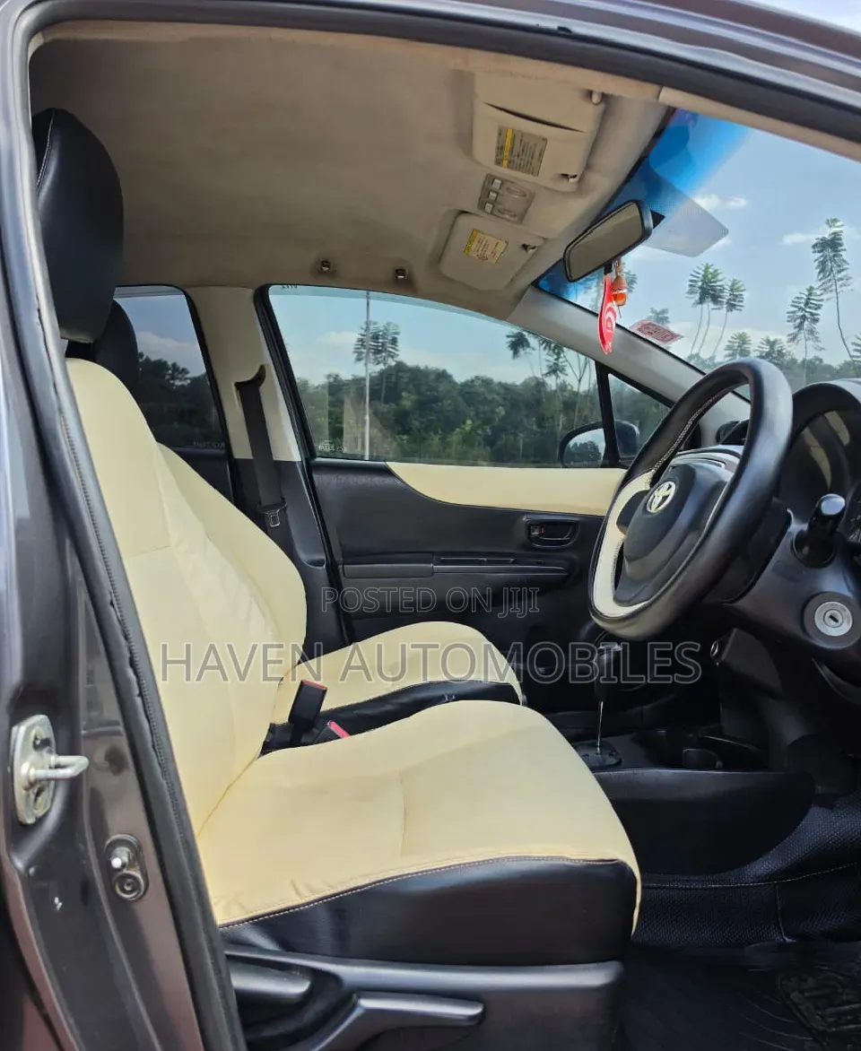 Toyota Vitz 2012 Gray