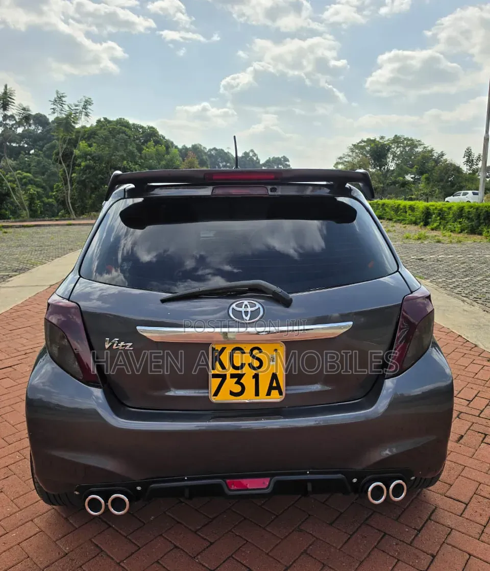 Toyota Vitz 2012 Gray