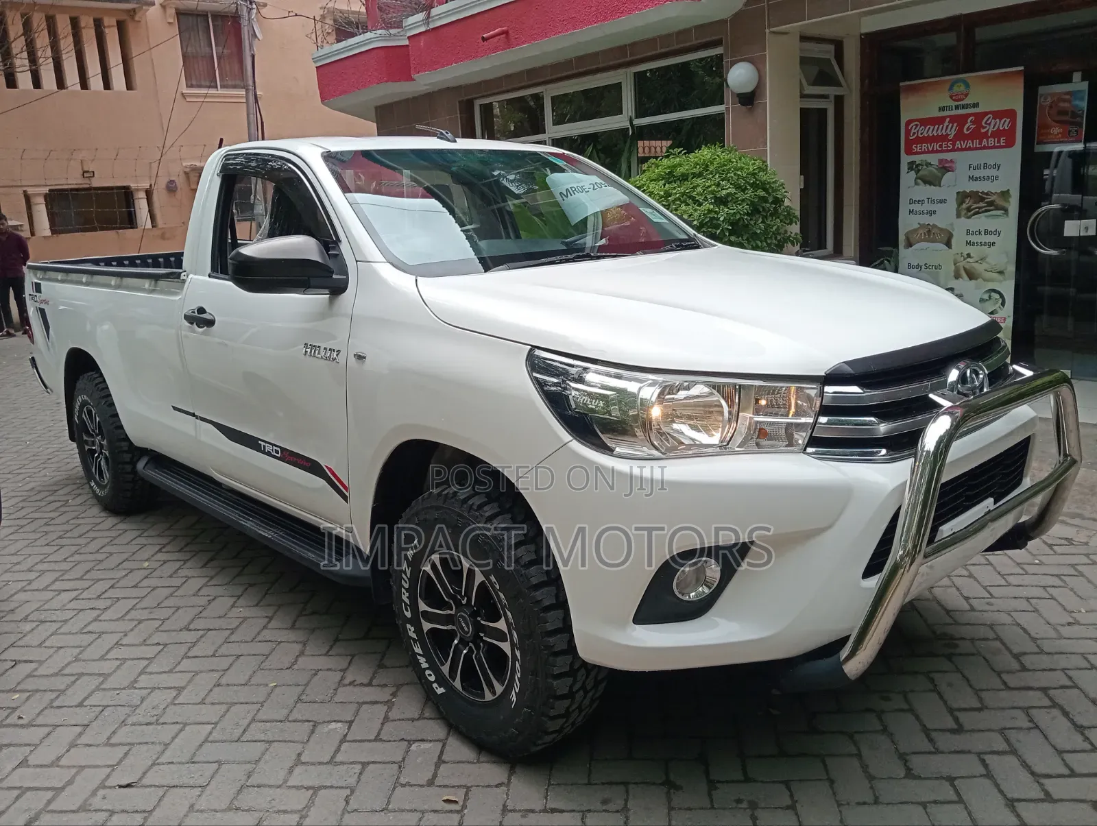 Toyota Hilux 2019 White