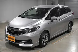 Honda Fit Shuttle 1.5 Hybrid 2WD 2019 Silver
