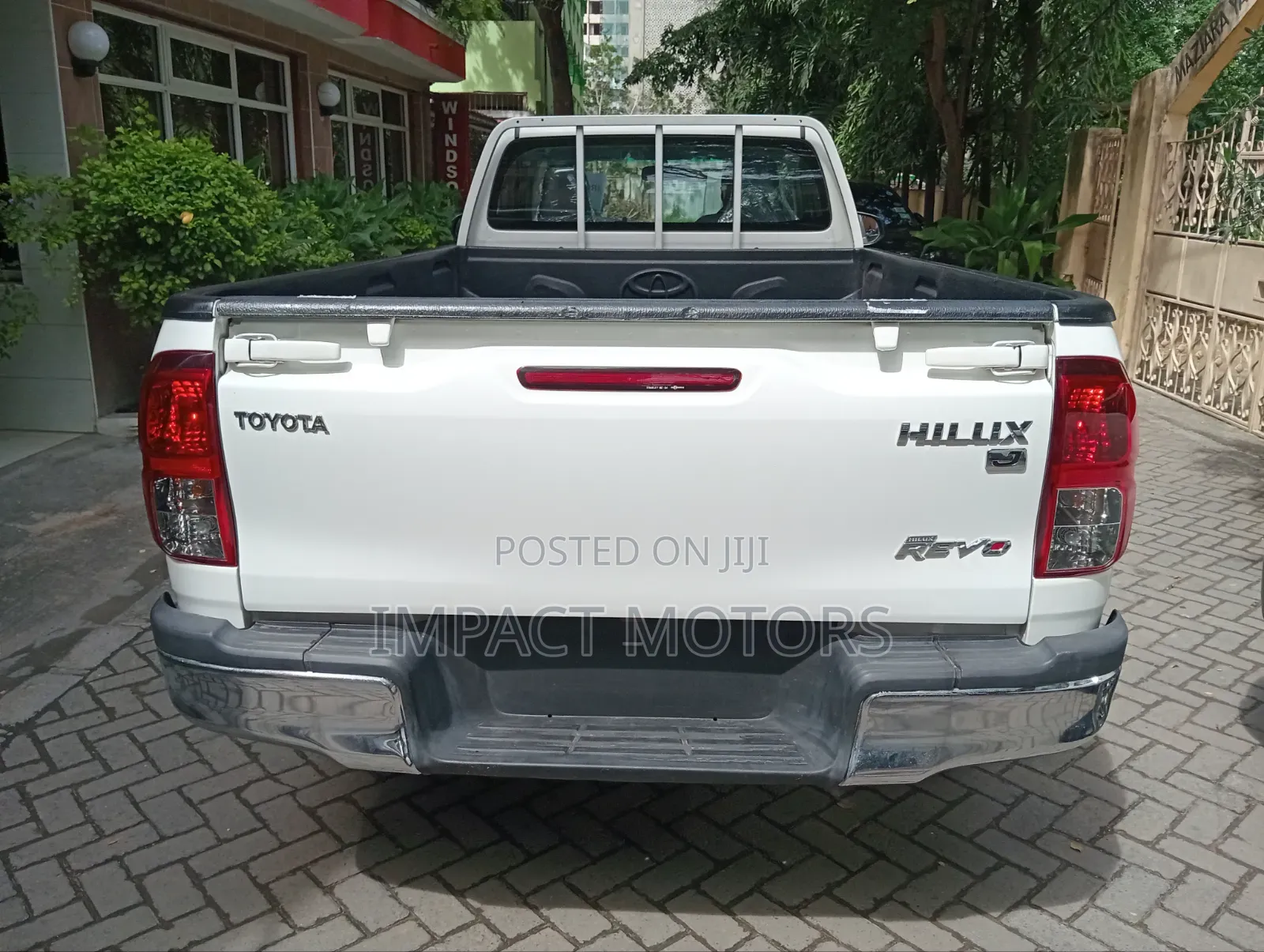 Toyota Hilux 2019 White