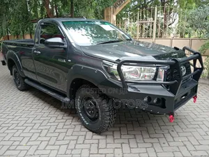 Toyota Hilux 2019 Gray