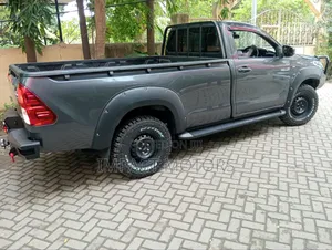 Toyota Hilux 2019 Gray
