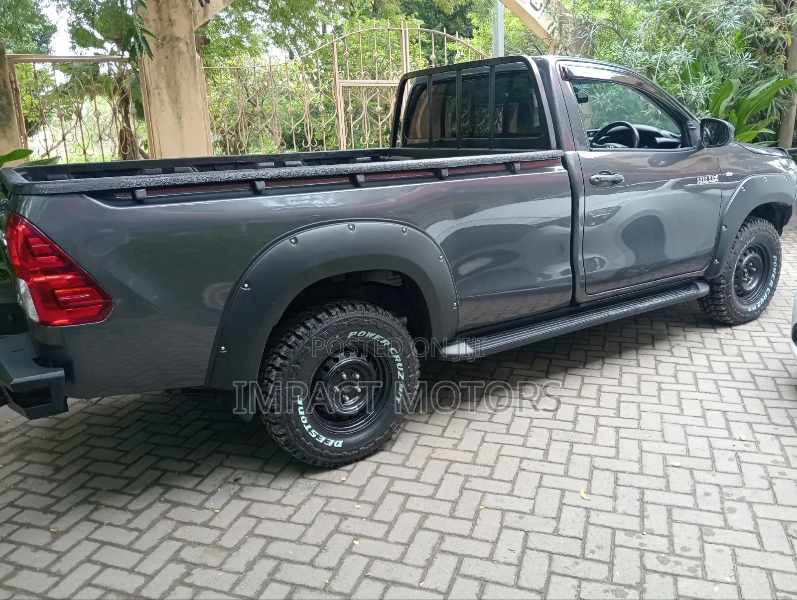 Toyota Hilux 2019 Gray