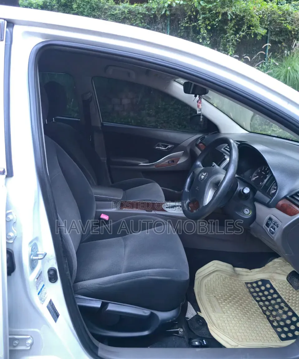 Toyota Premio 2014 White