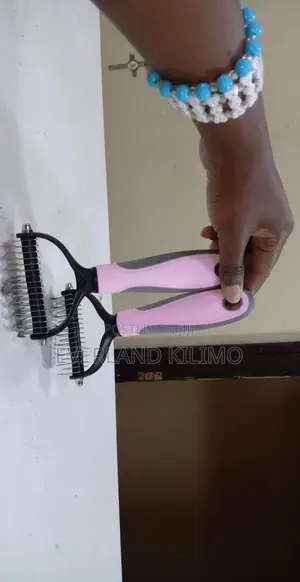 Deshedding Dog/Cat Brush