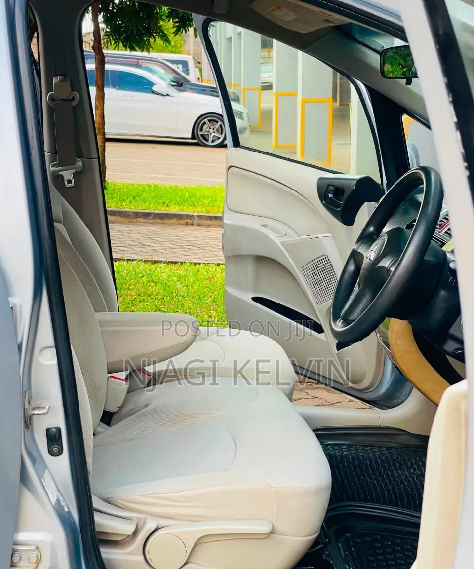 Mitsubishi Colt Plus 2008 Silver