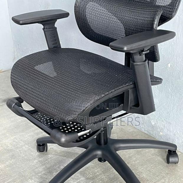 High Back Mesh Chair With Footrest - thumbnail 8