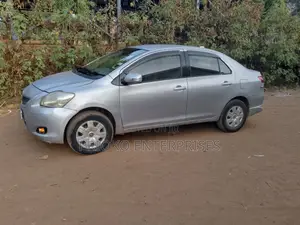 Toyota Belta 2012 Silver