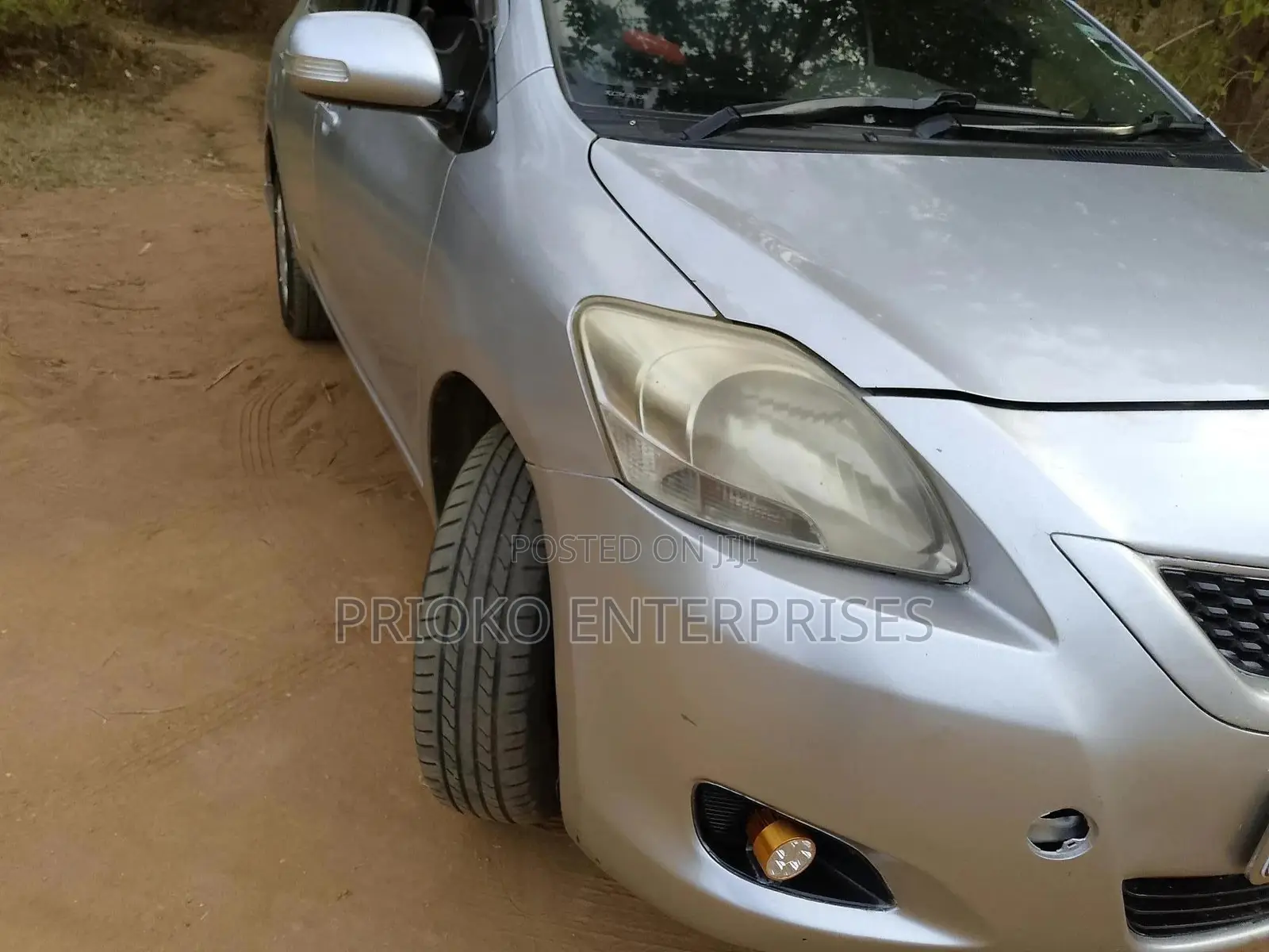 Toyota Belta 2012 Silver