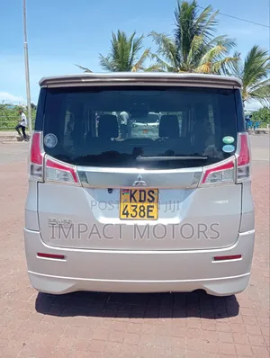 Mitsubishi Delica 2016 Silver