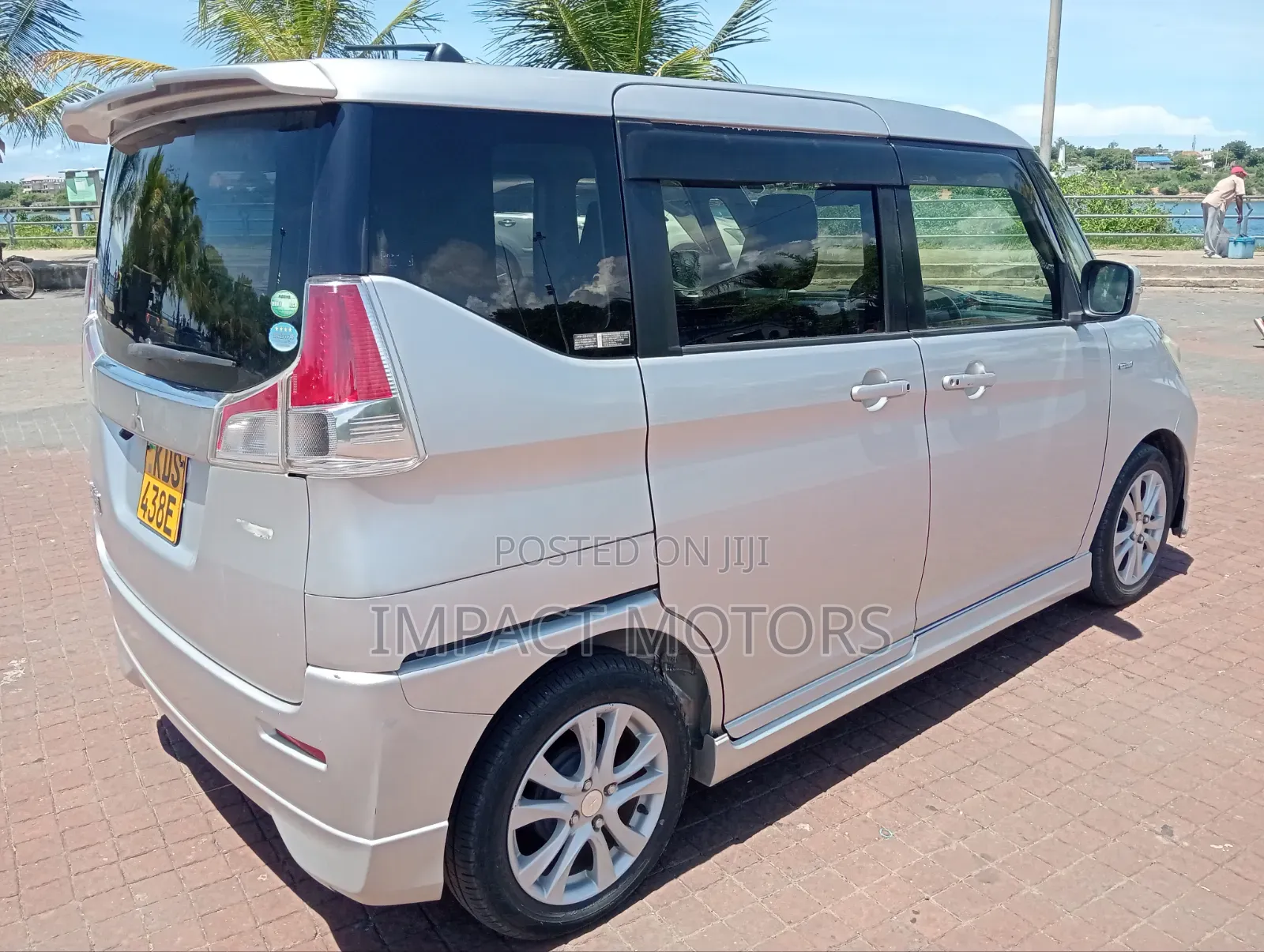 Mitsubishi Delica 2016 Silver