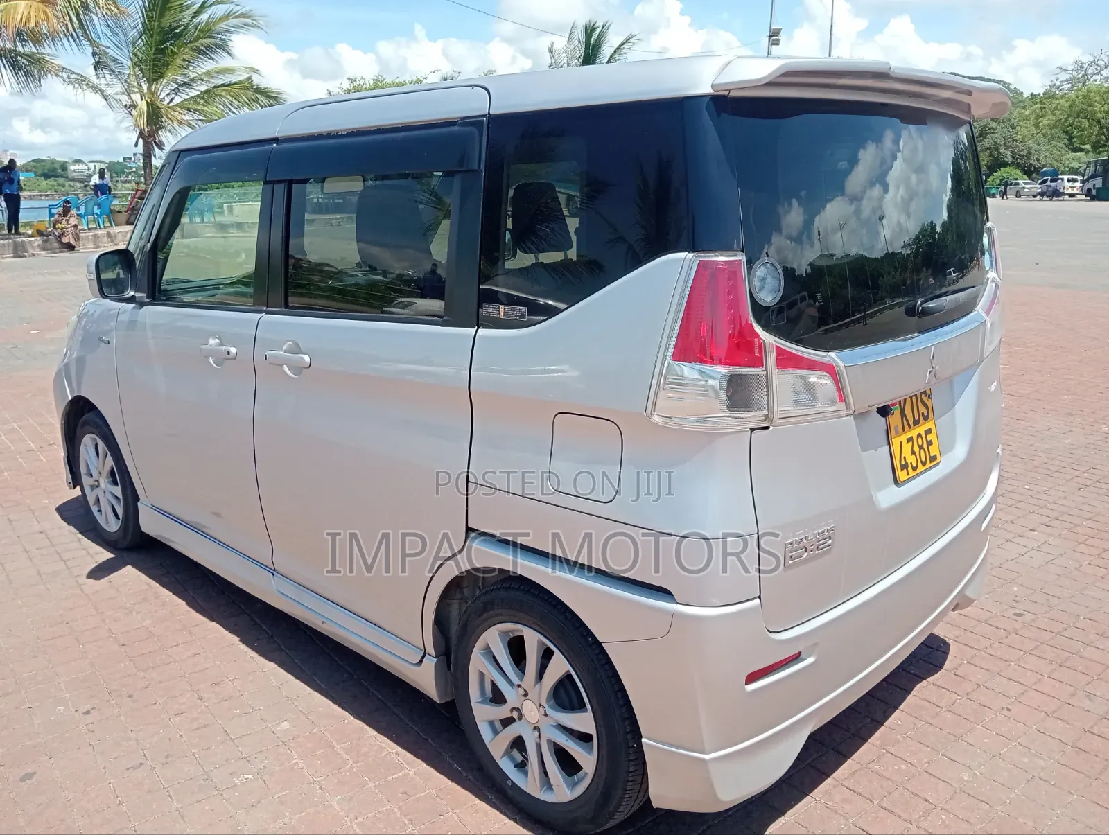 Mitsubishi Delica 2016 Silver