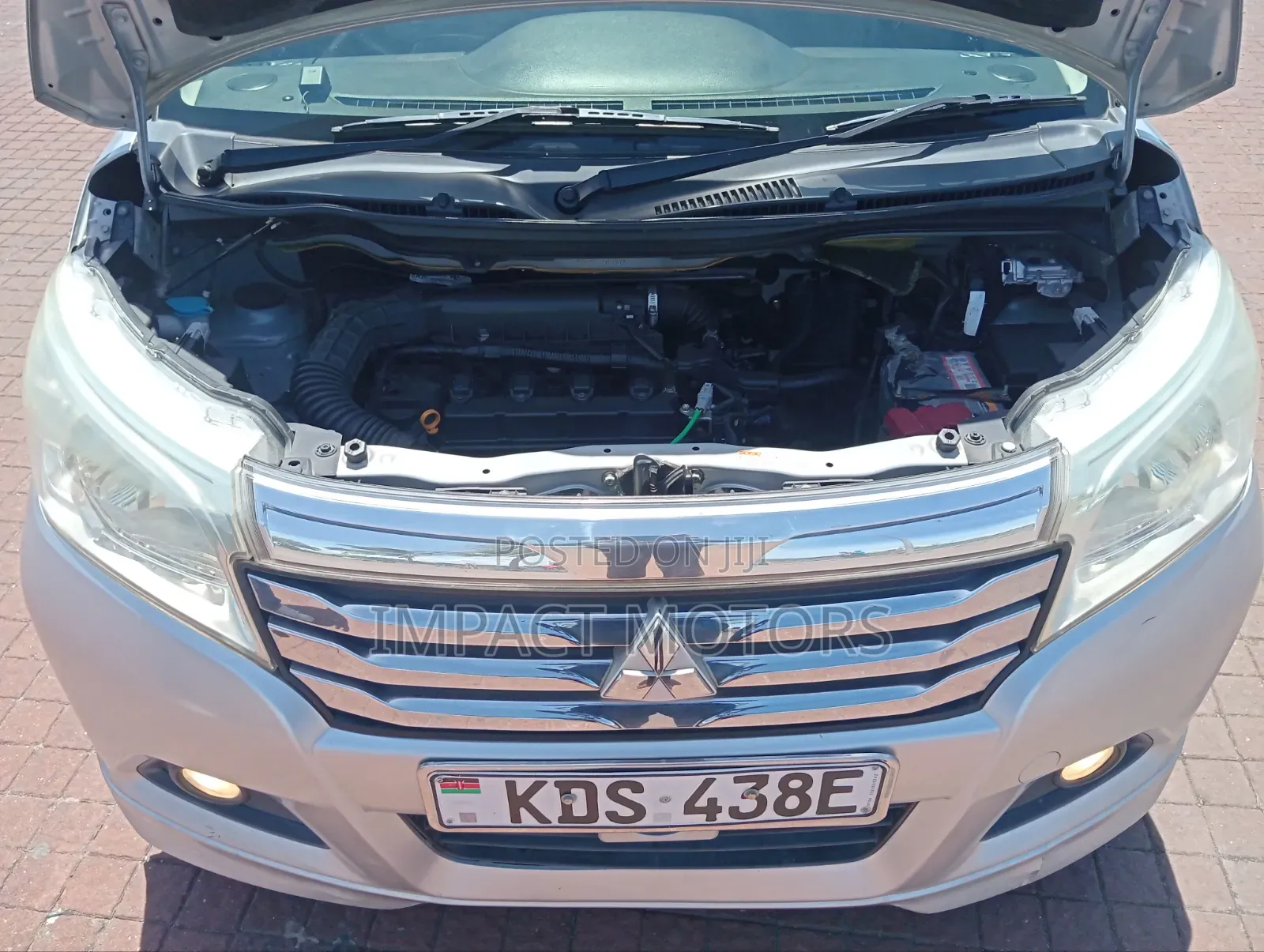 Mitsubishi Delica 2016 Silver