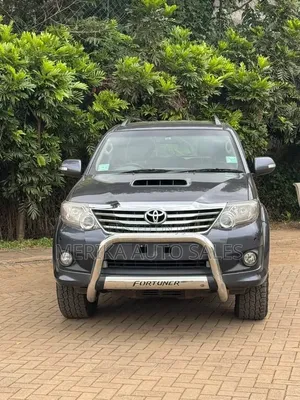 Toyota Fortuner 2013 Silver