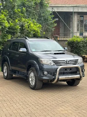 Toyota Fortuner 2013 Silver