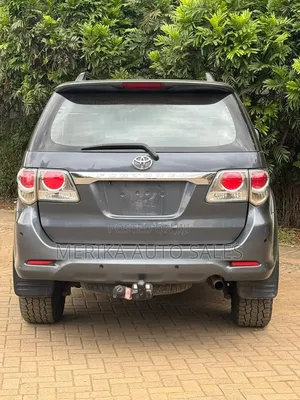 Toyota Fortuner 2013 Silver