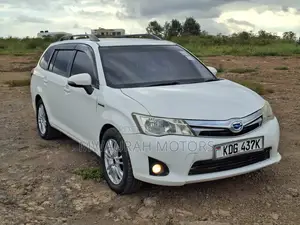 Toyota Corolla Fielder 1.5 Hybrid FWD 2014 White