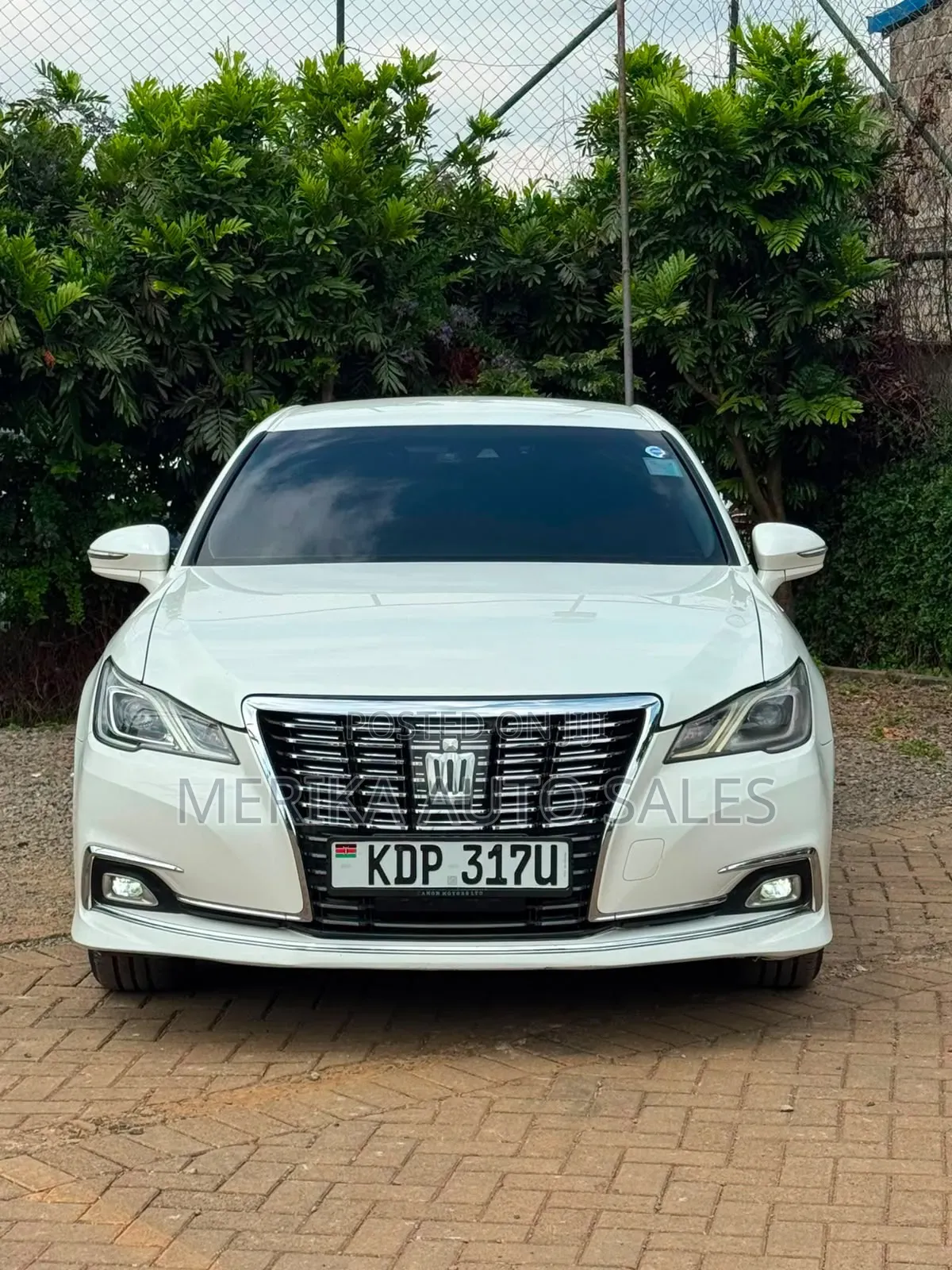 Toyota Crown 2017 White