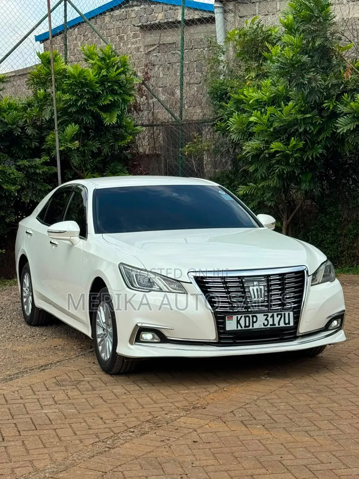 Toyota Crown 2017 White