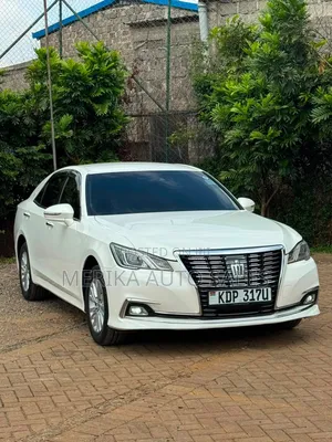 Toyota Crown 2017 White